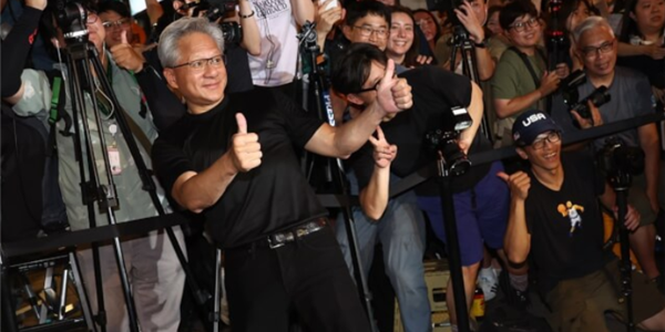 台积电首次回应华为韬定律：概念早就有了 芯片耗电量才是关键 黄仁勋：依旧领先十年