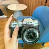 富士X-T50三款套头横评：轻便、虚化、高像素谁更配？