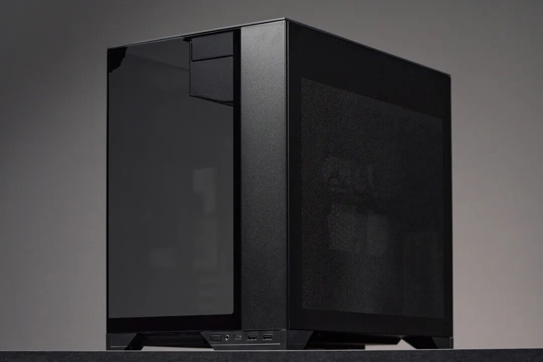 联力O11 Vision M机箱评测:真正分仓的紧凑“玻璃”房