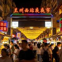 西北夜市这样吃，30元吃饱50元吃嗨