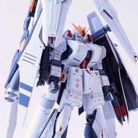 新手别踩坑！EG和HG到底哪个更适合你第一次拼高达？