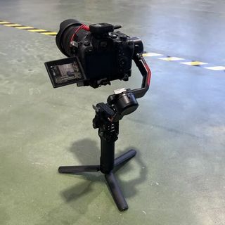 千元内手机稳定器实测：别被AI忽悠，这三款才真扛打