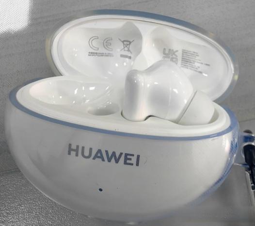 华为FreeBuds 5i和6i怎么选?300元内TWS耳机实测对比