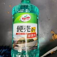 夏天挡风玻璃总糊虫胶？选对玻璃水才是关键