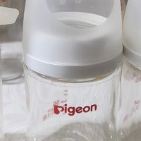 我家娃换过4个奶瓶，从呛奶到主动喝奶，我只做对了一个选择