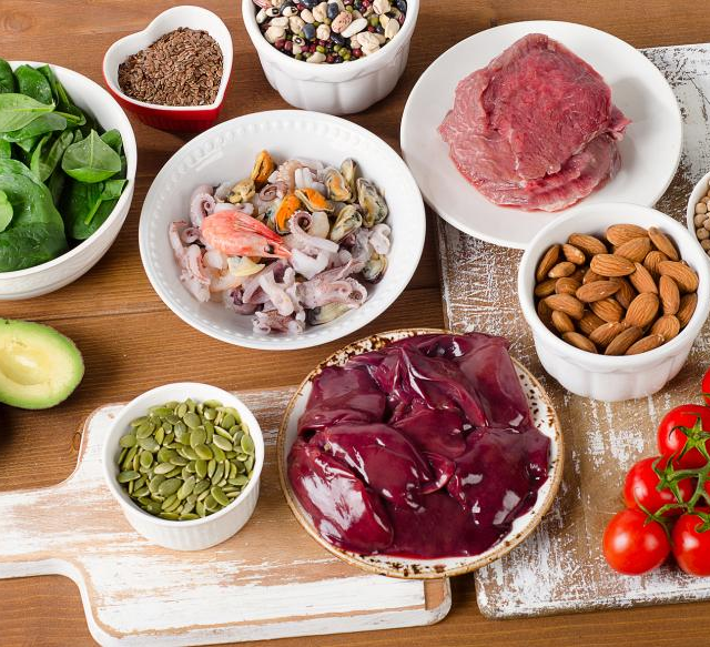 6月龄辅食怎么选？高铁米粉vs红肉泥，真相让90%家长都搞错了