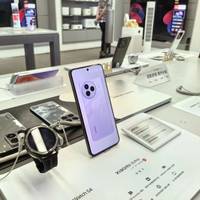 旗舰机集体跳水！iPhone华为小米齐降价，清库存大战打响