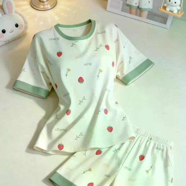 浪莎vs小萌家带胸垫家居服实测：谁更适合你？