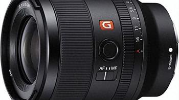 35mm定焦怎么选？索尼F1.8轻巧全能，适马F1.4画质封神，一文说清谁更适合你