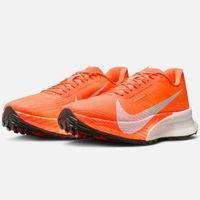 999元的Nike防水鞋，真能扛住暴雨通勤？实测揭秘GORE-TEX的边界与妥协