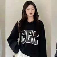 卫衣选正肩还是落肩？一招避开“麻袋感”，穿出显瘦利落感