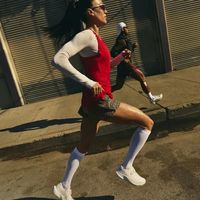 Lululemon千元鞋两极口碑：你买的是工具还是情绪？