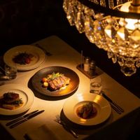 餐厅灯选错色温，红烧肉都变灰？2700K和3500K到底怎么挑
