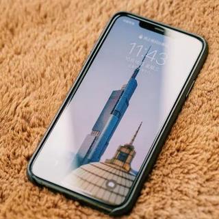小屏党纠结症：1500元预算，iPhone SE3和vivo S9谁更值得买？