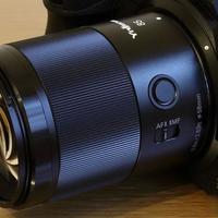 799元大光圈镜头真香？老单反弱光拍摄慎入，永诺50mm F1.8适合谁用？