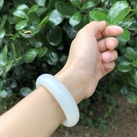 新中式玉镯怎么选？三大口碑品牌深度对比，避开雷区戴出高级感