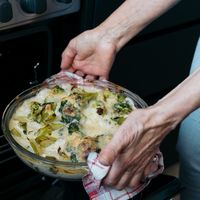 高硼硅玻璃碗怎么选？康宁PYREX vs 悦鲜，安全与保鲜谁更靠谱