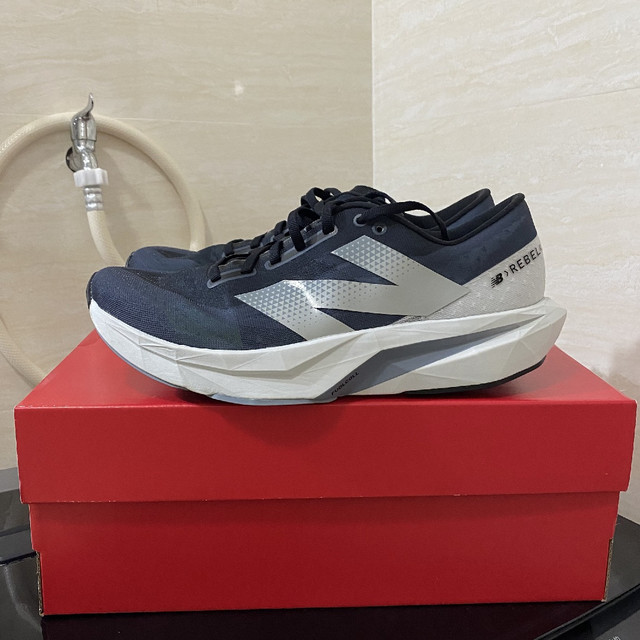 267拿下NB Rebel V4，离亚瑟士Nimbus25只差2点，最帅综训跑鞋