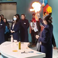 科学实验秀如何兼顾安全与教育？