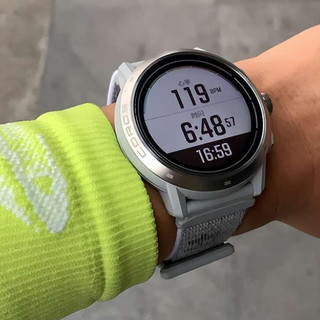 跑表别再信VO2 Max！这3个沉默数据才真能防伤提速