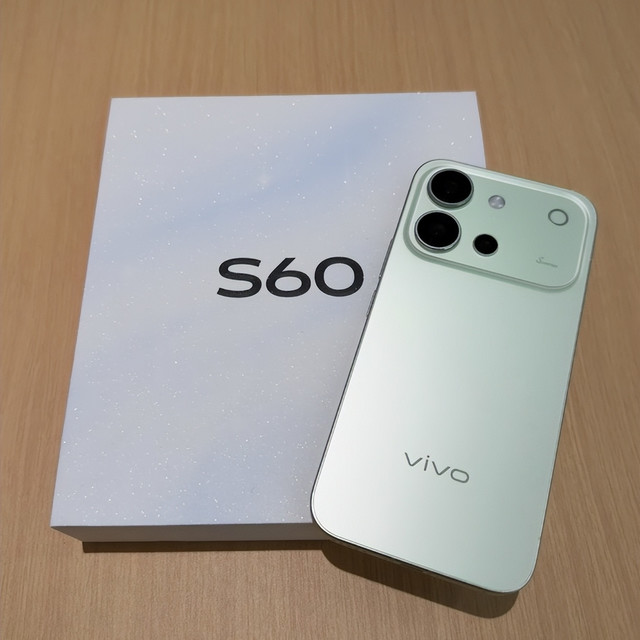 vivo S60比S50贵了567块,到底值不值?帮表妹选完手机,我悟了