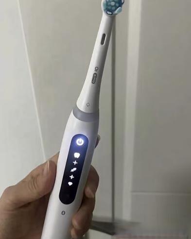 iO3plus真能防牙龈出血？实测三个月后我劝你别太信那盏红灯