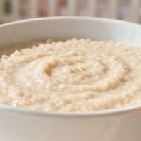 自制米粉 vs 市售高铁米粉：宝宝第一口辅食怎么选？