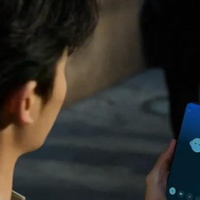 荣耀Robot Phone值不值得买？三大维度实测对比iPhone 16 Pro和Mate 70 Pro