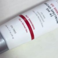 安耐晒小金瓶VS资生堂蓝胖子VSEltaMD小白盾，谁更适合你？