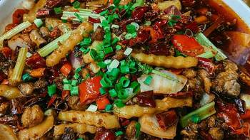 一包炖牛肉料吃掉半日盐量？揭秘调料包里的“隐形钠”陷阱
