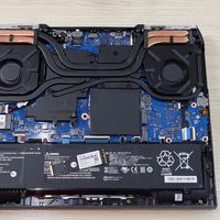 RTX 4060 vs RX 7700S：2026年中端显卡怎么选才不踩坑？