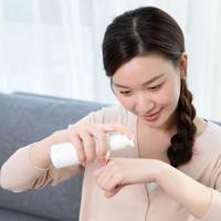 三款国货水乳深度横评：敏感肌、油皮、暗沉党到底该怎么选？
