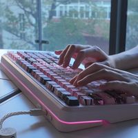 300元档三款热门轴体横评：谁才是办公游戏兼顾的真香选择？