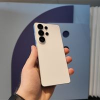 内存疯涨！安卓Ultra迈入万元时代：定价看齐iPhone 18 Pro Max