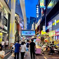 酸汤鱼爆火出圈！五一排队翻倍，这道贵州非遗美食正席卷全国
