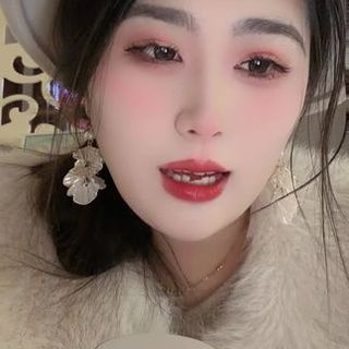 娇韵诗弹簧水vs水光瓶:干皮油皮怎么选才不踩雷?