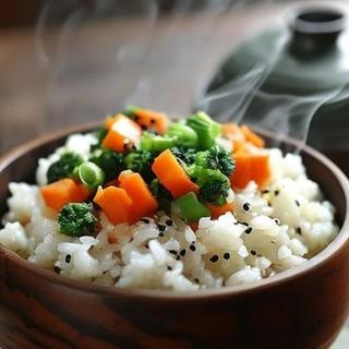 电饭煲真能煮出柴火饭?关键看这三点,90%的人买错了