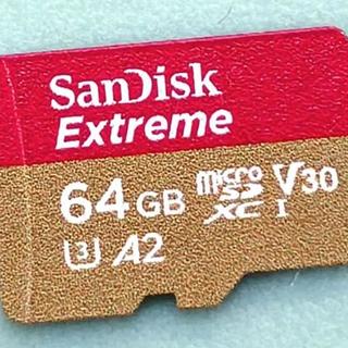 别被130MB/s骗了！小容量闪迪卡实测掉速一半，选错真会丢素材