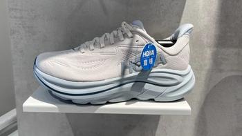 大体重慢跑选HOKA Clifton 10还是索康尼胜利23？缓震、寿命、脚感全对比