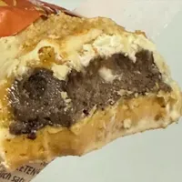 嘴里热闹得像炒了盘菜