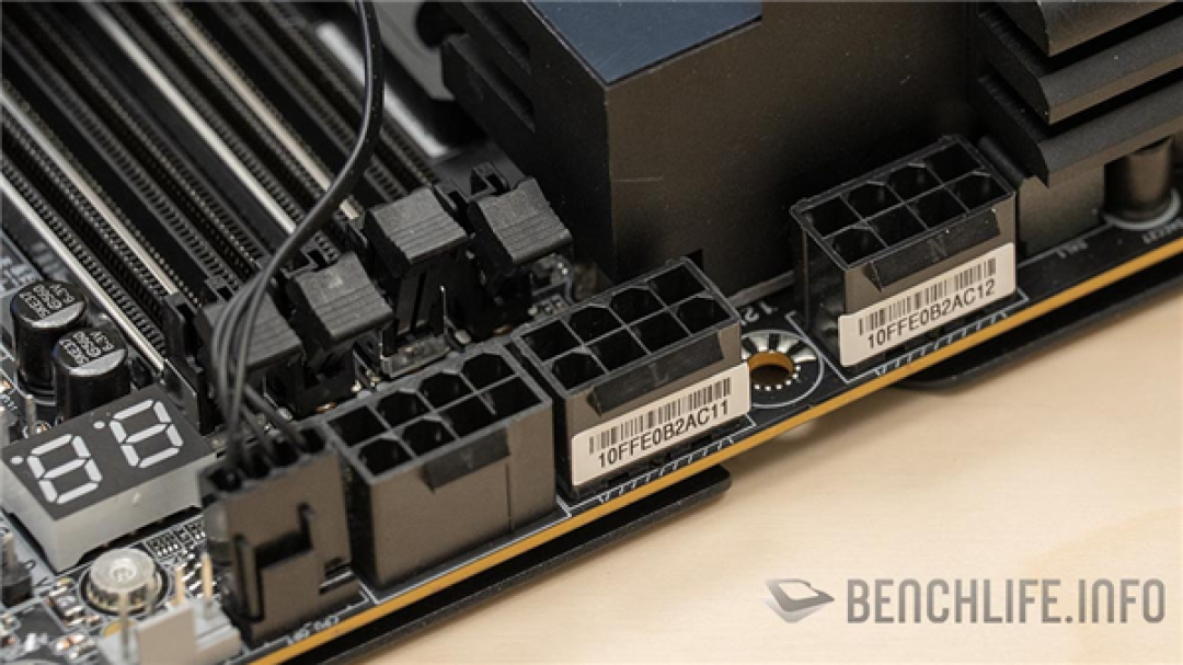 三个8-pin供电!技嘉首款Z990主板亮相:为Intel 52核桌面怪兽铺路
