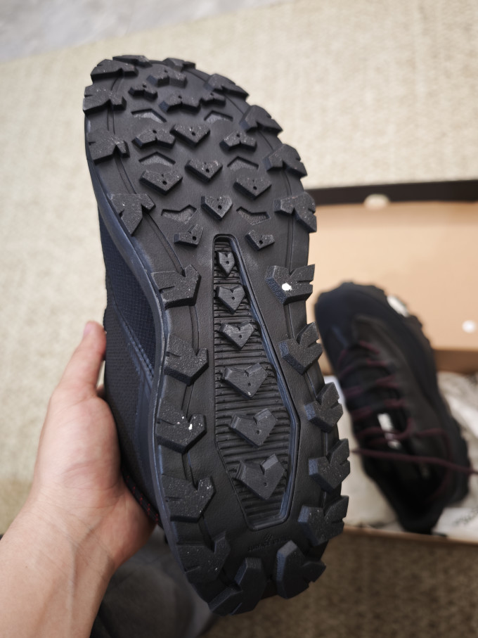 北面徒步鞋