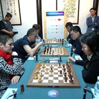 中国象棋队首夺上合冠军：丁立人稳守，居文君逆转，谁才是关键先生？