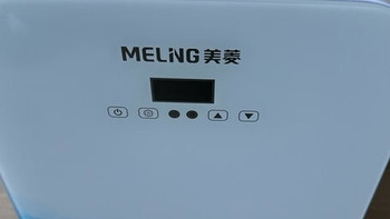 美菱迷你冰箱：车载居家两用