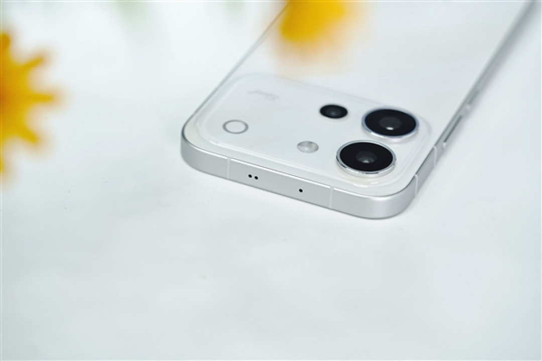 星星海梦幻外观+4K原生实况!vivo S60手机全面评测:一台懂年轻人日常需求的轻旗舰