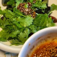 香菜拌皮蛋万能酱汁配方与腌制技巧