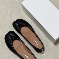 “日不落”香氛穿搭指南：用松弛感穿出高级木质调