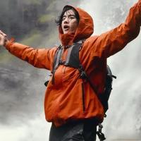 华南暴雨季怎么选冲锋衣？山野2.0和经典2.0实测对比