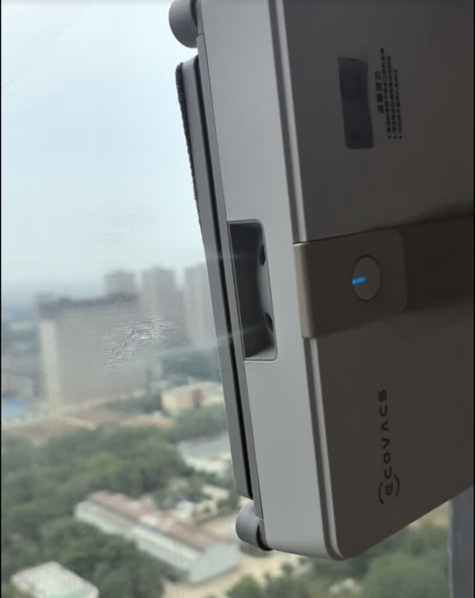 科沃斯擦窗机器人