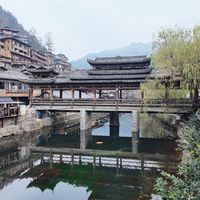 抱抱熊Air+ vs Babycare Free：哪款腰凳更安全省力？真实对比帮你避坑